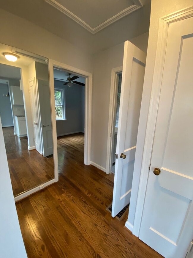 Building Photo - House for Rent