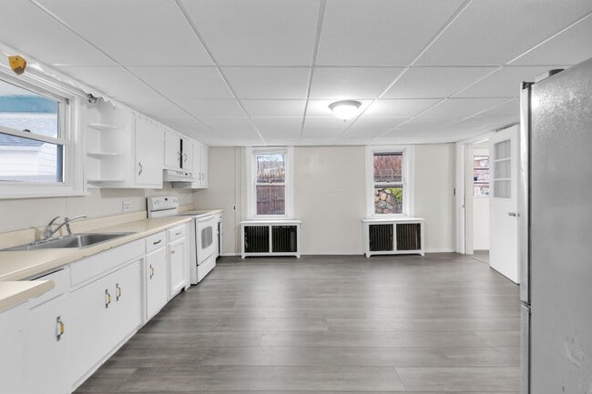 Building Photo - 210 Roseto Ave