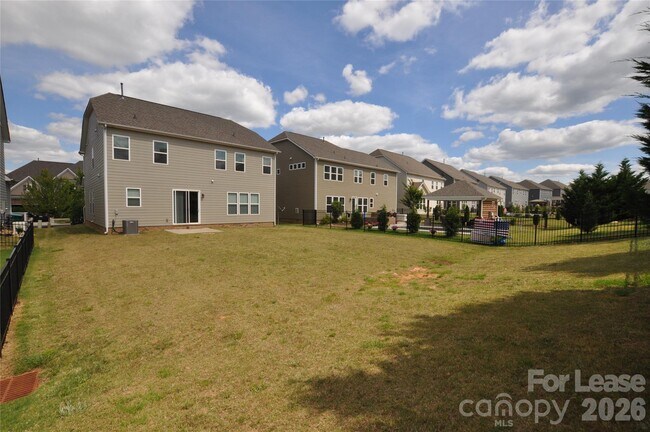 Building Photo - 1004 Sterling Dr