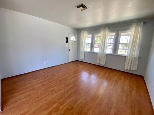 Building Photo - 3616 Cosbey Ave