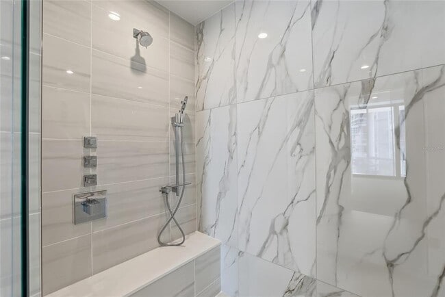 Building Photo - 400 Central Ave