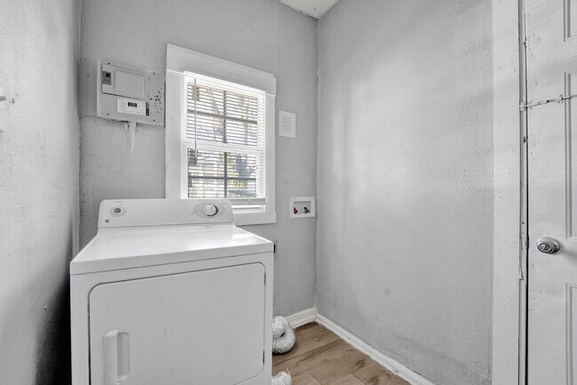 Building Photo - 964 Joseph Pl