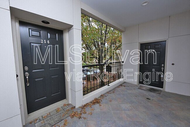 Building Photo - 256 E Davie St