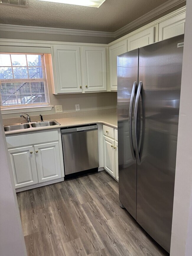 Building Photo - 76 Al Henderson Blvd