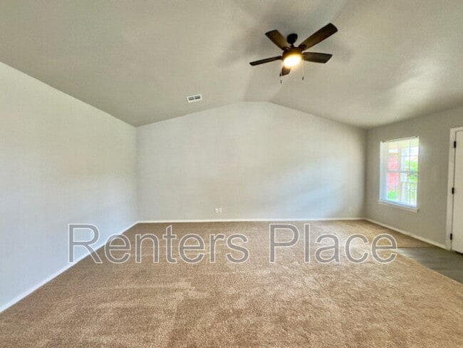 Building Photo - 3607 W Beech