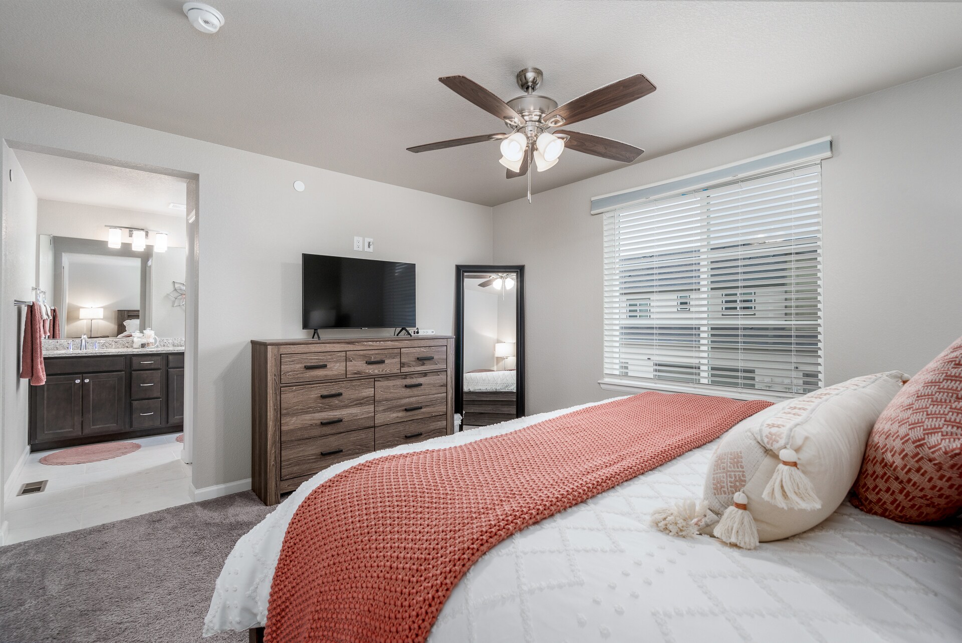 Building Photo - 1643 Rose Quartz Hts