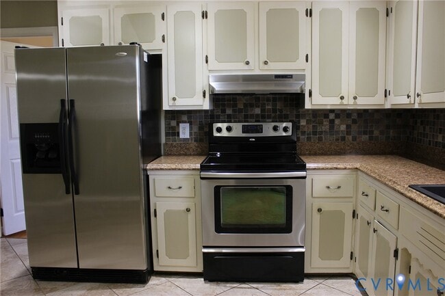 Building Photo - 1301 Canterbury Ln