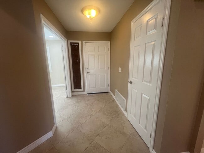 Building Photo - Beautiful upgraded 3 bedroom home in Orangecrest!