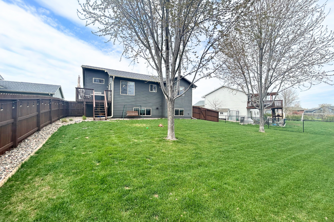 Building Photo - Spacious & Stylish Home in a Prime Location!