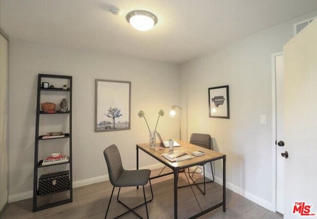 Building Photo - 4937 Maytime Ln