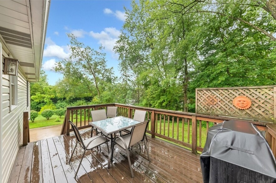 Building Photo - 236 Cresthaven Ln