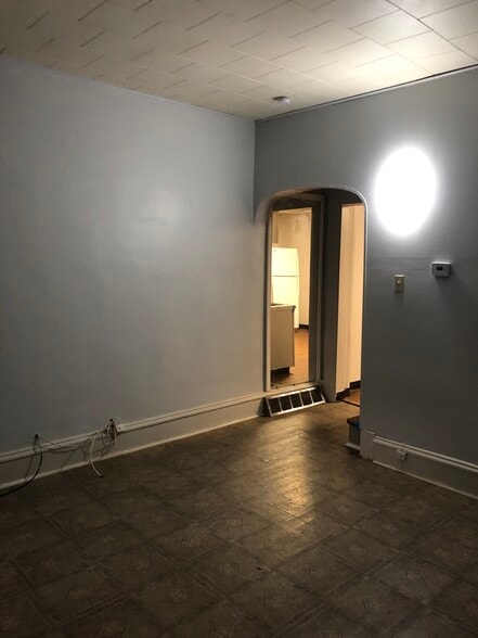 Building Photo - 306 Fram St