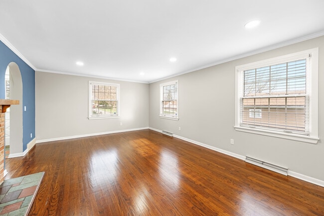 Building Photo - Ward Road SFH