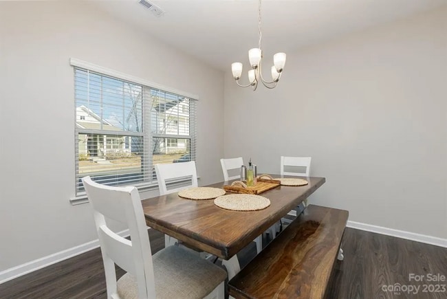 Building Photo - 549 Kiser Ln