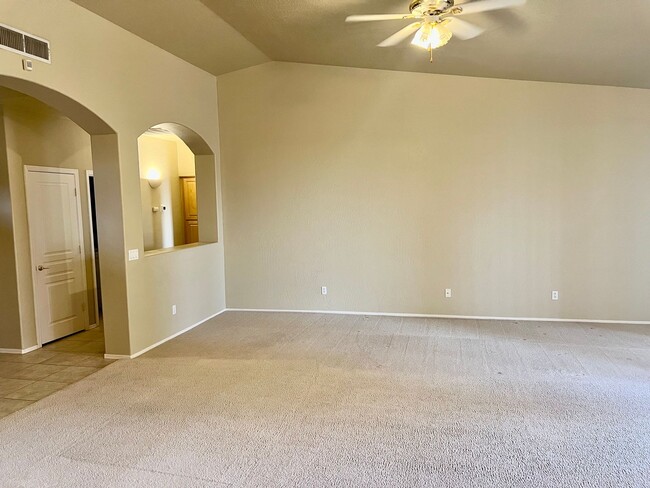 Building Photo - Great home on quiet cut-de-sac