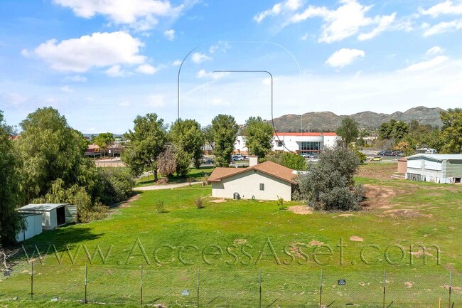 Building Photo - Charming 3 Bedroom Home with Spacious Yard in Wildomar