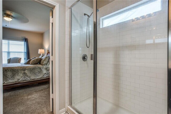 Building Photo - 1072 Gaelic Dr