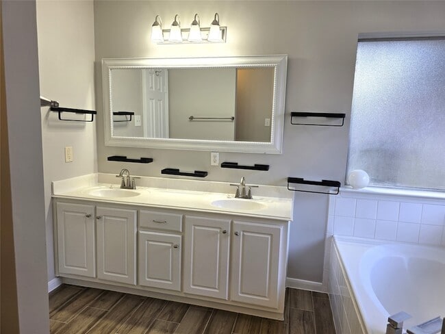 Building Photo - 14925 Cypress Ridge Grove Ln