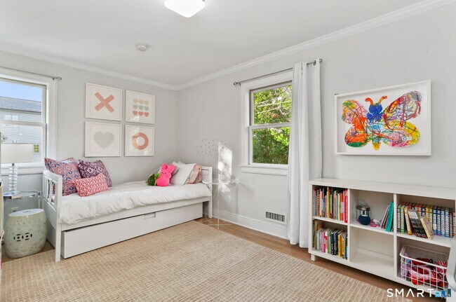 Building Photo - 6 Meadowbank Rd