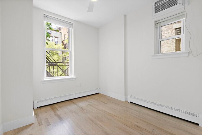 Building Photo - 1120 Hudson St