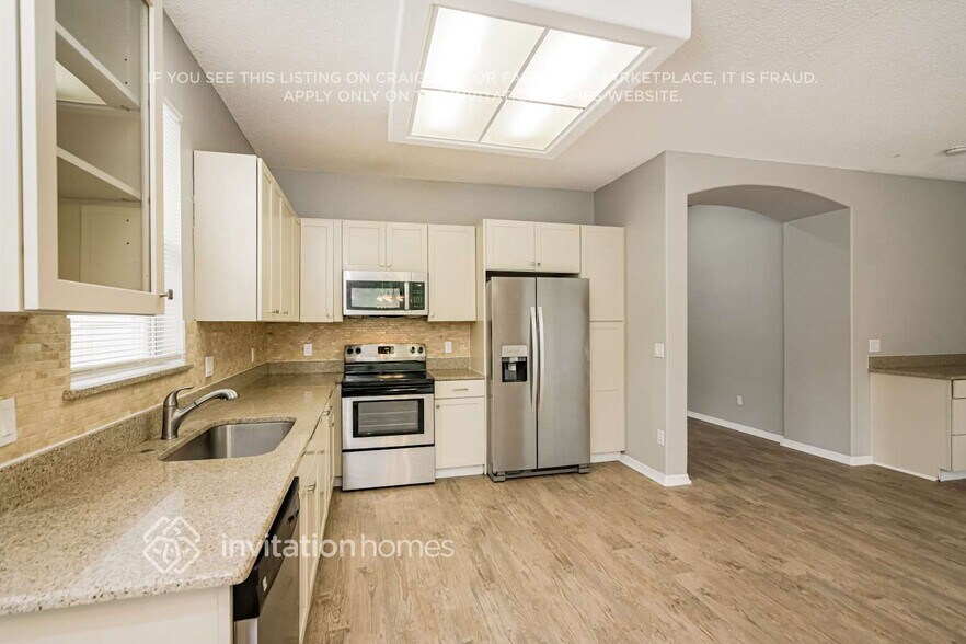 Building Photo - 1952 Bridgeview Cir