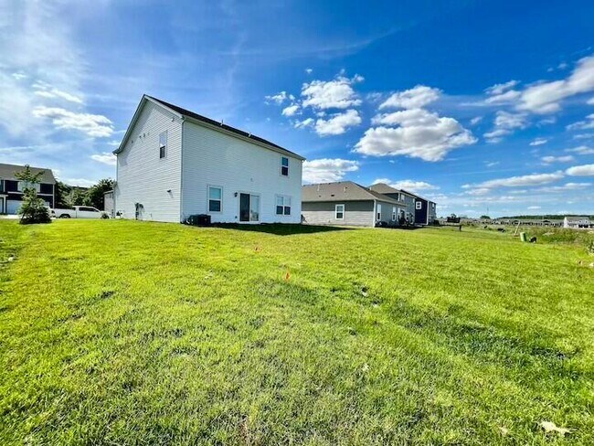 Building Photo - 418 Park Vista Dr