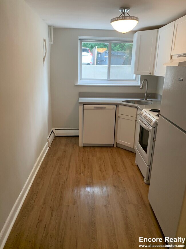 Building Photo - 63 Selkirk Rd