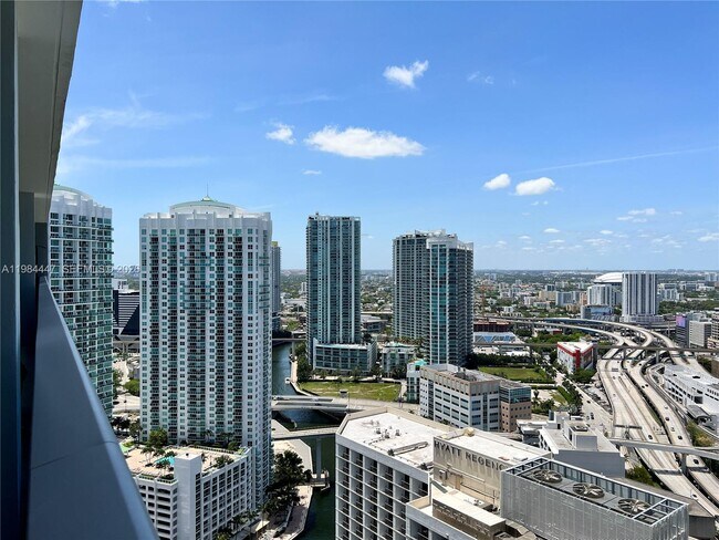 Building Photo - 200 Biscayne Blvd Way
