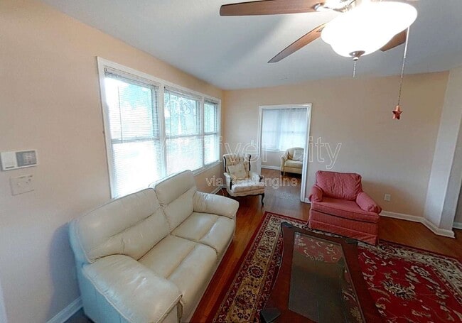 Building Photo - 1543 Peachtree Cir N