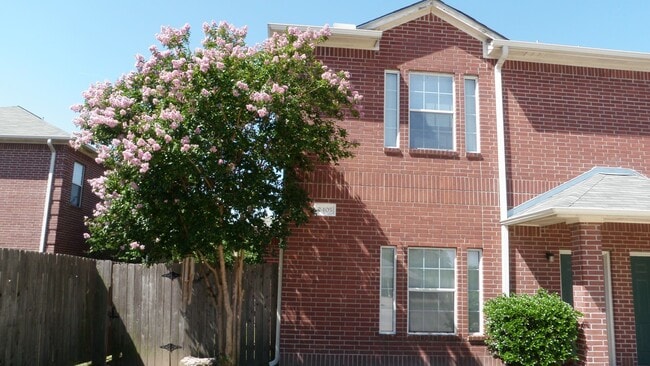 Building Photo - 3/3 WITH GREAT PRIVACY FENCED BACK YARD FOR YOUR FURRY FRIEND