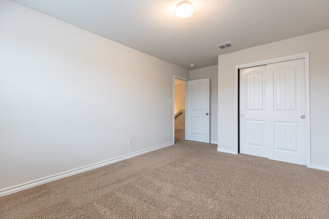 Building Photo - 2918 Lindenwood Run