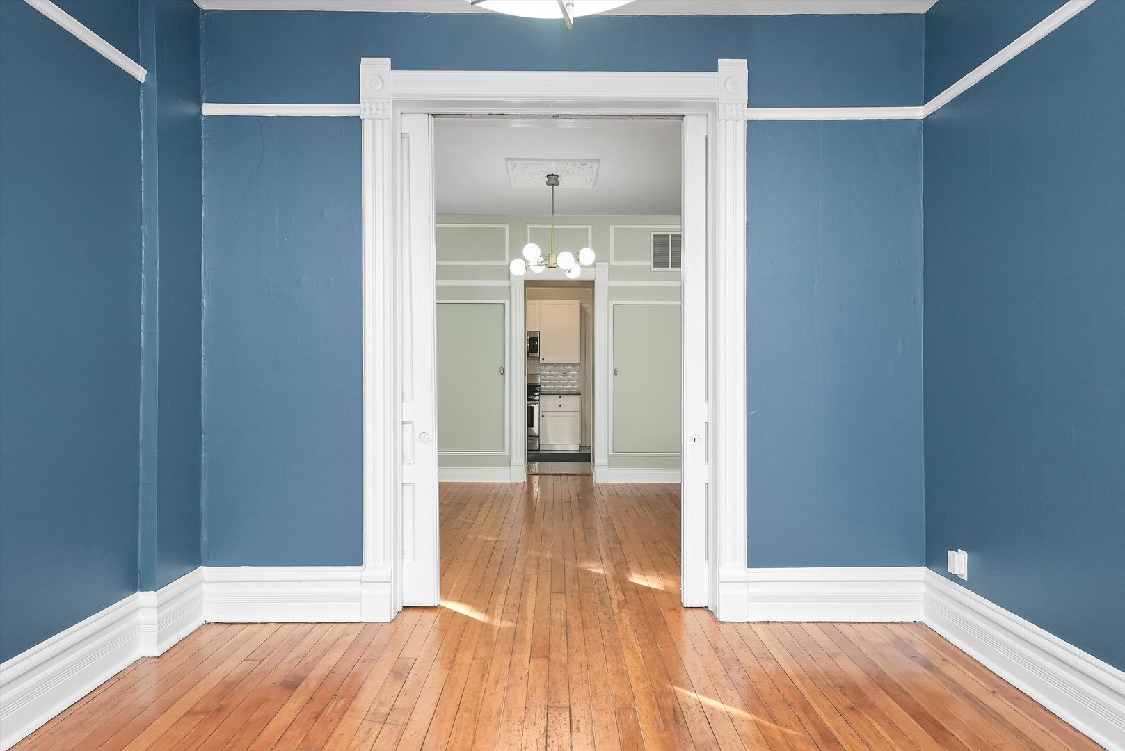 Building Photo - 1900 N Bissell St