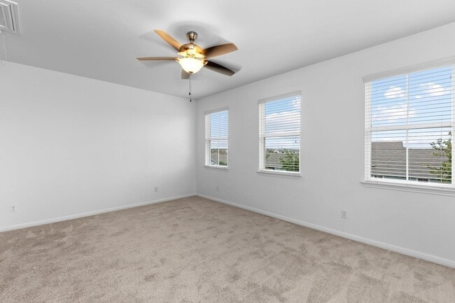 Building Photo - 213 Michaelis Dr