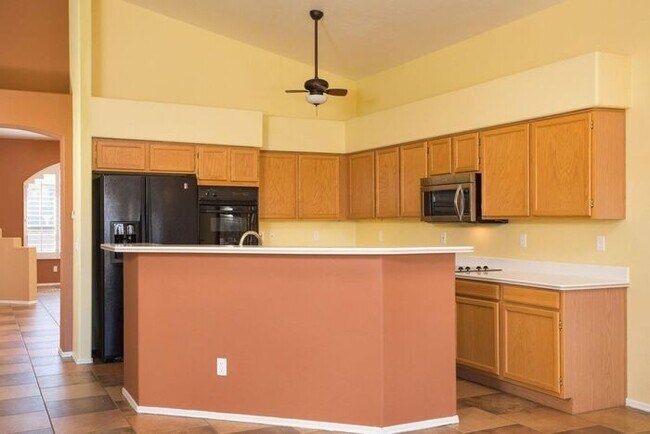 Building Photo - 10865 E Walking Stick Dr