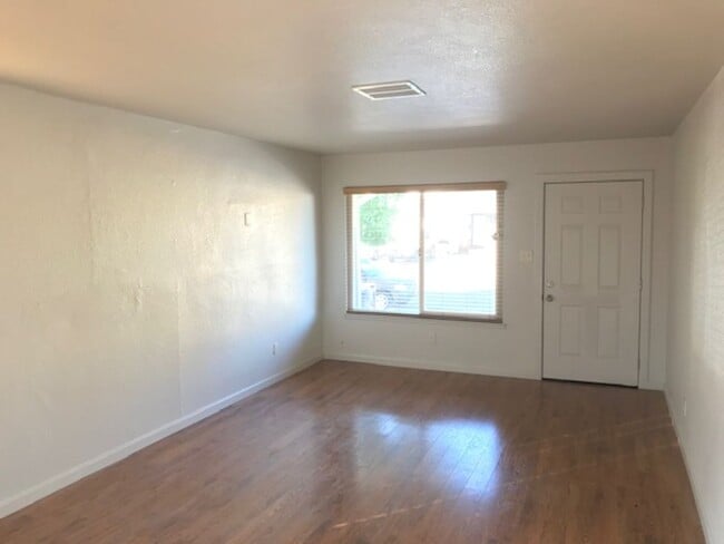Building Photo - 10087 Nebula Way