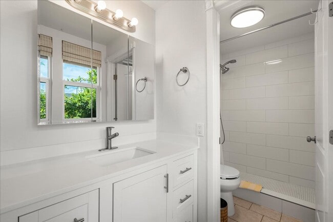 Building Photo - Remodeled Studio in North Kihei | Furnished & Pet-Friendly
