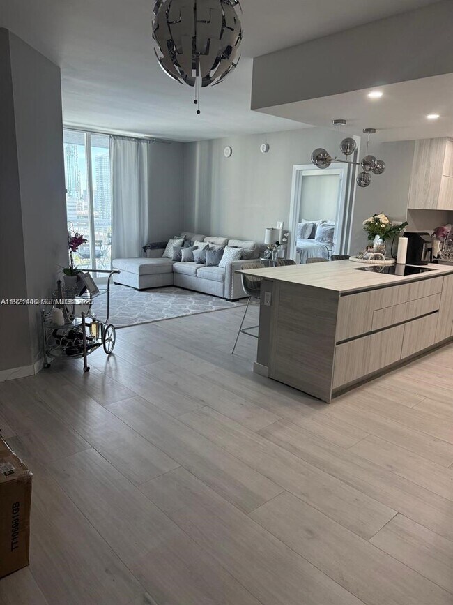 Building Photo - 275 NE 18th St