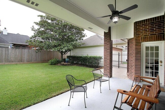Building Photo - 18811 Cypress Chateau Dr