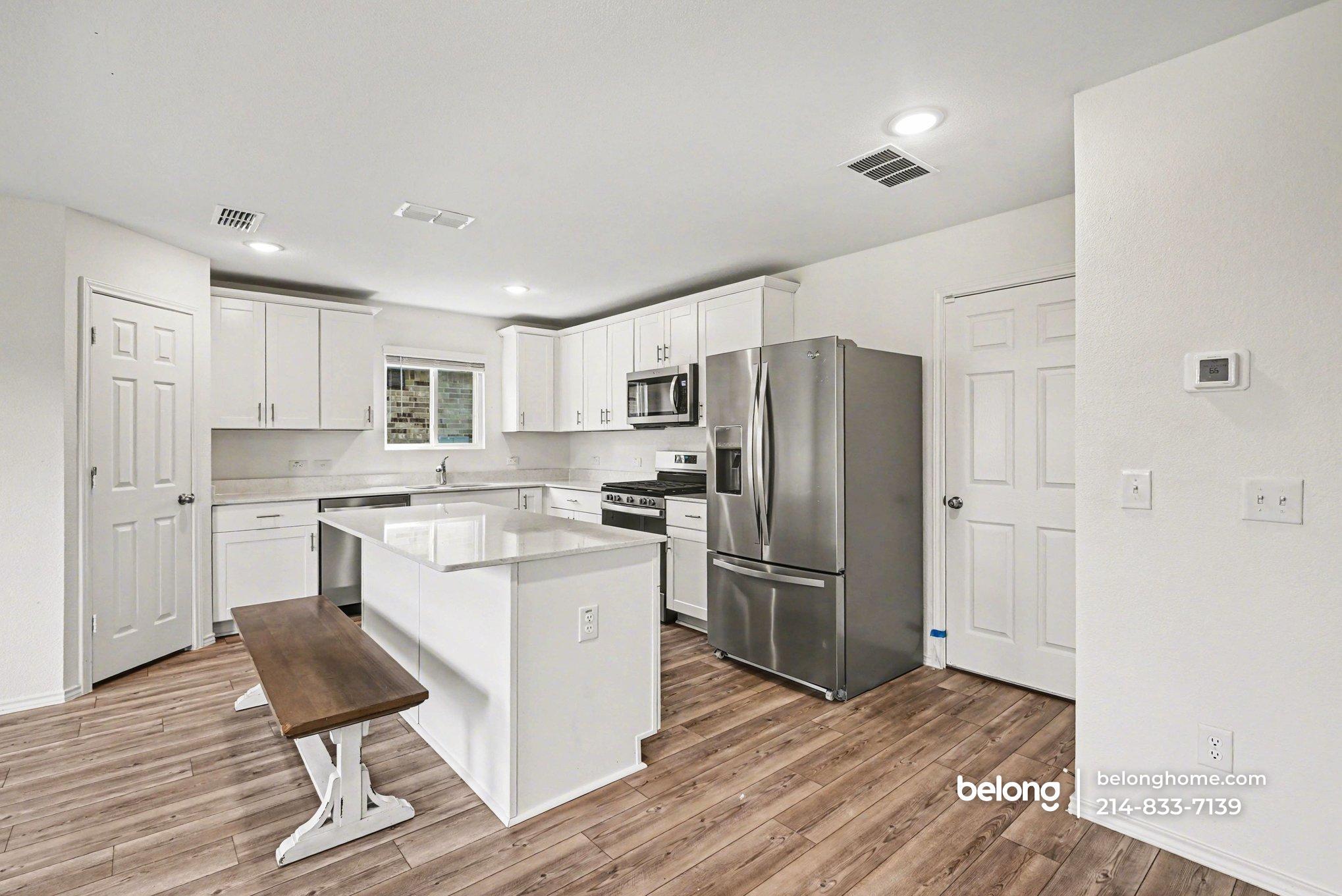 Building Photo - 1020 Valerian Dr