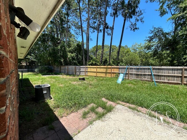 Building Photo - 1012 Farr Ct