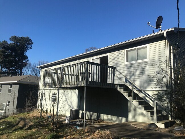 Building Photo - 4612 N Cypress St