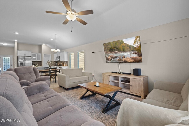 Building Photo - 12612 Don Norte St