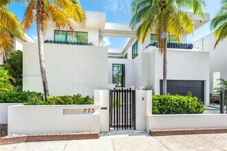 Building Photo - 773 NE 77th Terrace