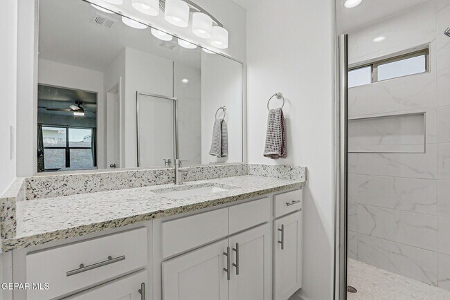 Building Photo - 13808 Paseo Sereno Dr