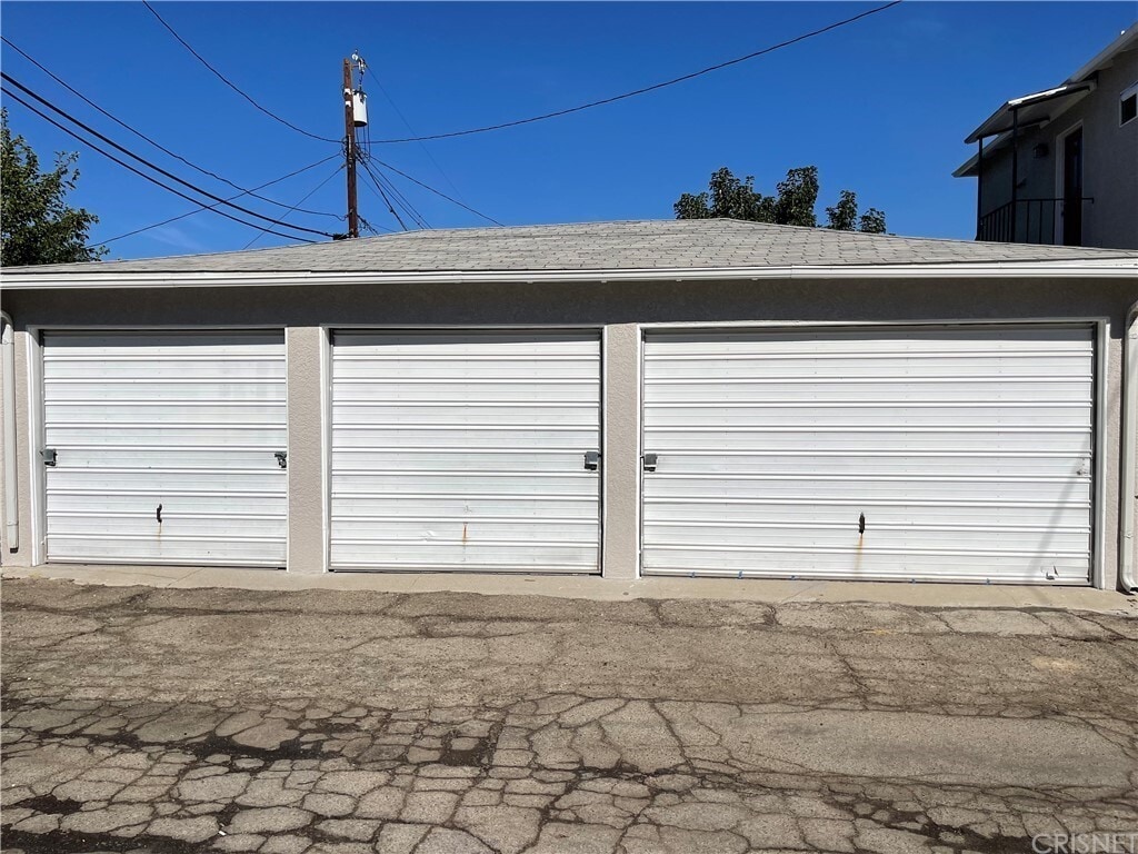 Separate garage for each unit - 1211 N Kenwood St