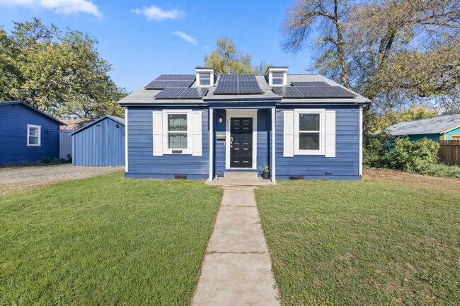 Building Photo - Cherrywood Duplex 7 Bedroom 4 Full Baths