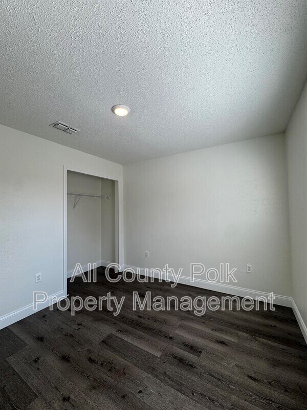 Building Photo - 572 Adriel Ave