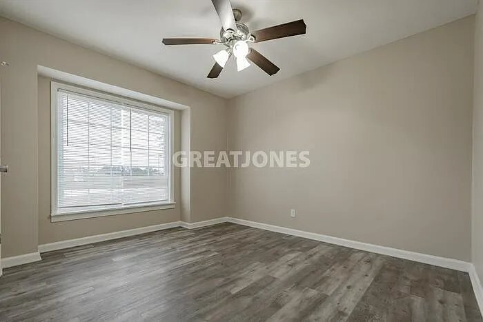 Building Photo - 1704 Westchester Dr