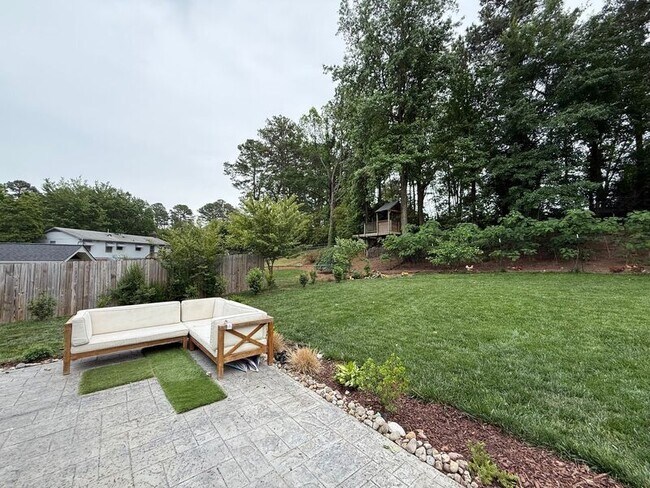 Building Photo - 908 Plateau Ln