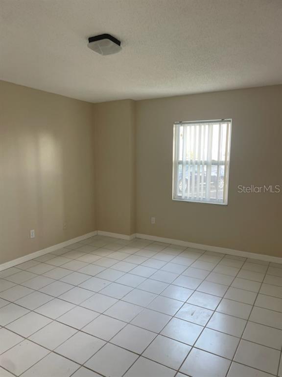 Building Photo - 9134 Tudor Dr